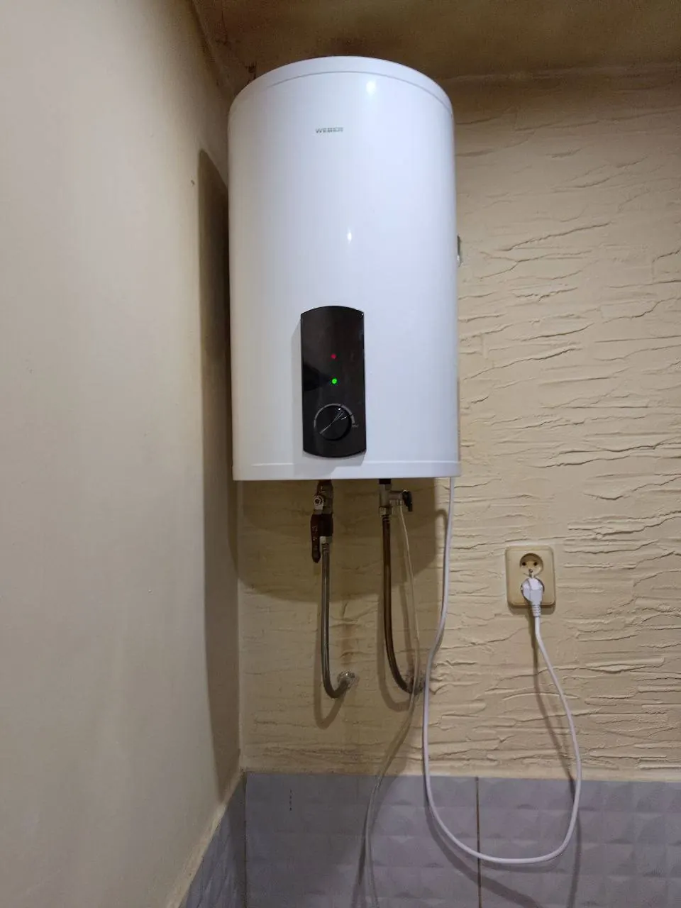 Bojler elektryczny na ścianie — DobryHydraulik Białystok
