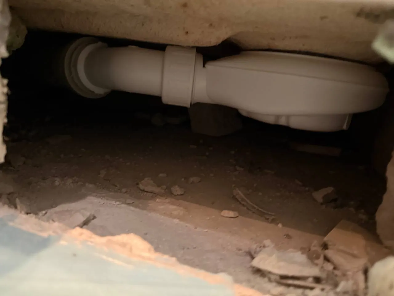 Syfon wannowy pod zabudową — DobryHydraulik Białystok